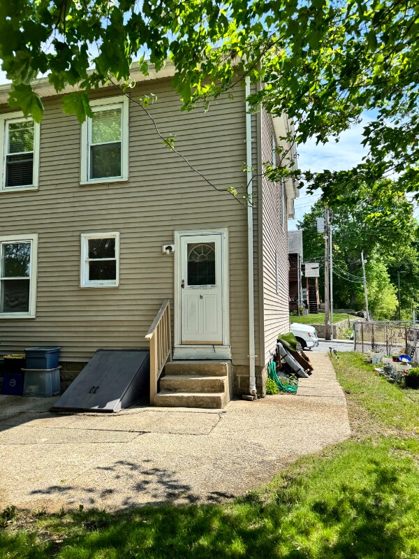 Building Photo - 25 School St
