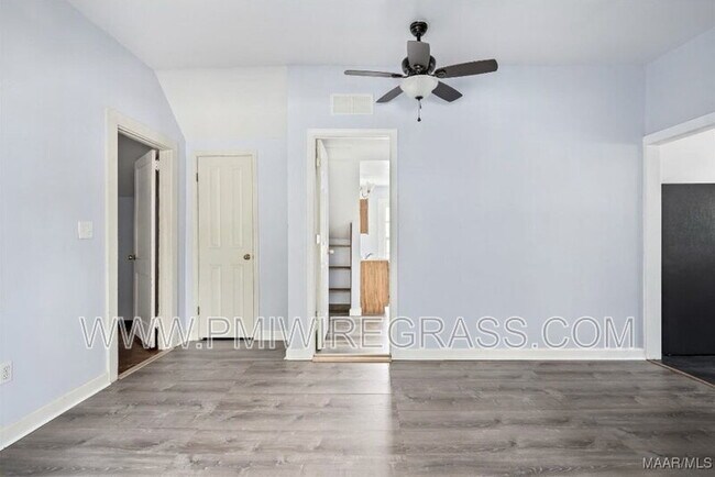 Building Photo - 503 Dusy St