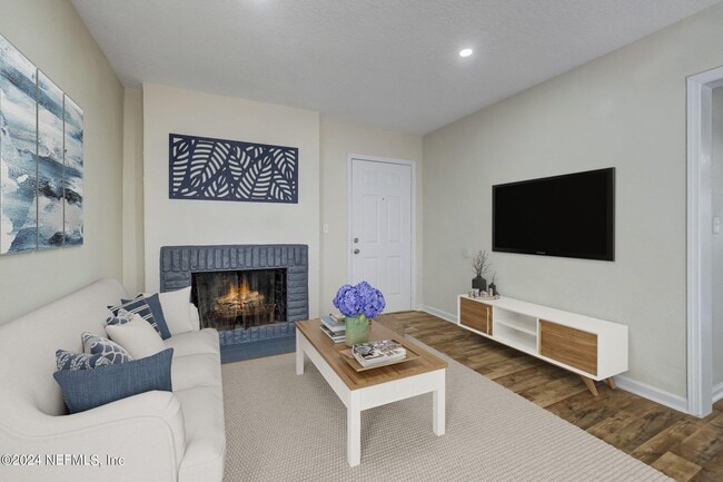 Building Photo - 4917 Dundee Rd