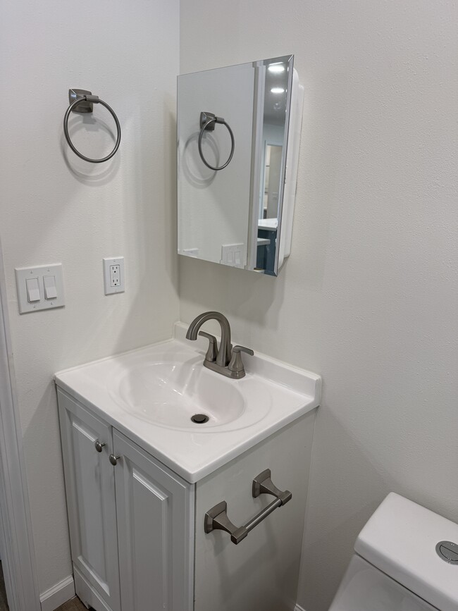 Building Photo - 3317 Catherine St