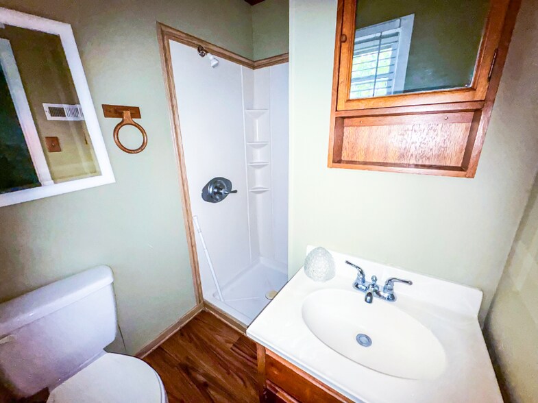 Building Photo - 9454 Flowes Store Rd