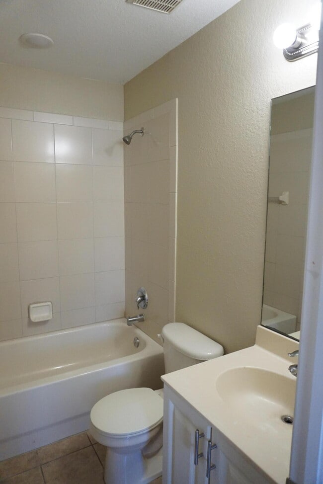 Building Photo - 1108 Lucaya Dr
