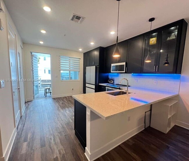 Building Photo - 10229 NW 64th Terrace