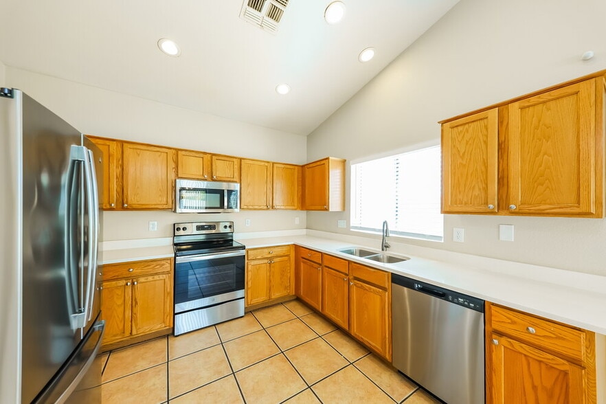 Building Photo - 3915 W Buckskin Trail