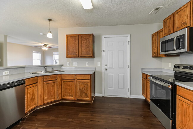 Building Photo - 810 Mattox Ct