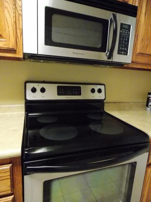 Building Photo - 110 Lakeview Commons Rd