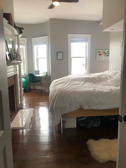 large front bedroom - 201 Webster St