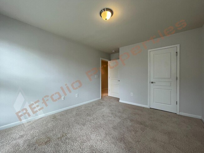 Building Photo - Elegant 4 bedroom Home w/ 1st Floor Office + Basement in Village Square @ Amberly, Cary, Availabl...