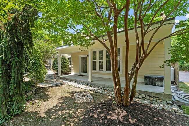 Building Photo - 7712 Dolly Dr