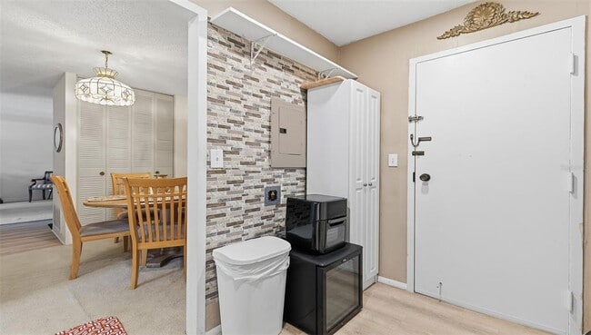 Building Photo - 2700 Bayshore Blvd