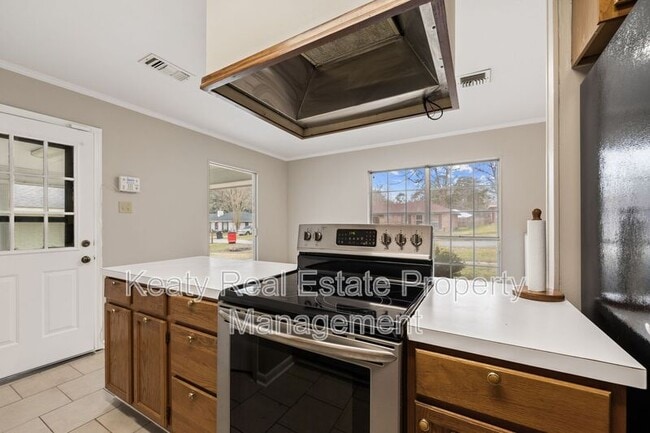 Building Photo - 137 Amber St