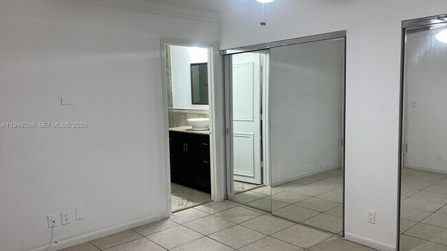 Building Photo - 1802 Waterview Cir