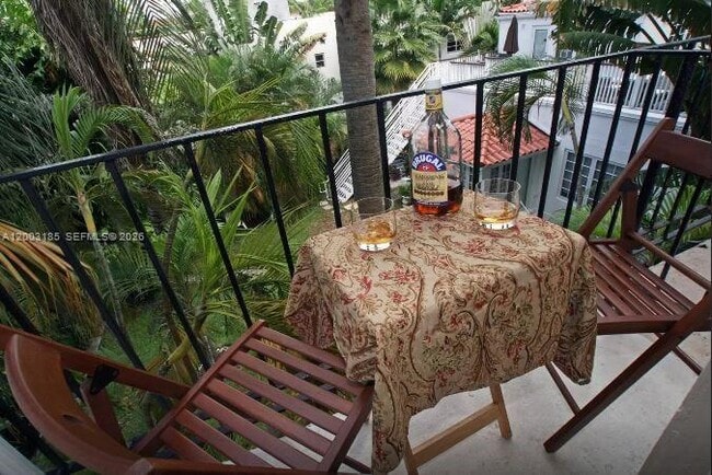 Building Photo - 900 Euclid Ave