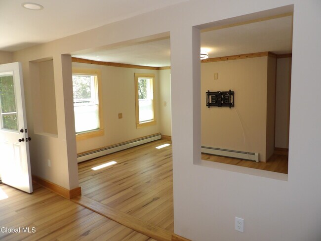 Building Photo - 3058 Delaware Turnpike