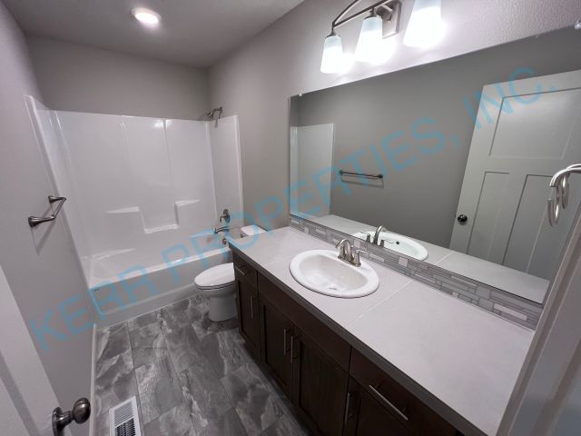 Building Photo - 37433 Sockeye St