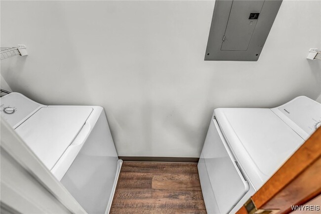 Building Photo - 6630 Erie Rd