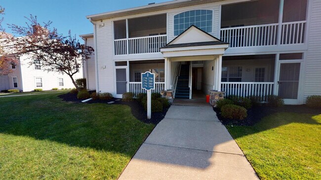 Building Photo - 2790 S Knightsbridge Cir