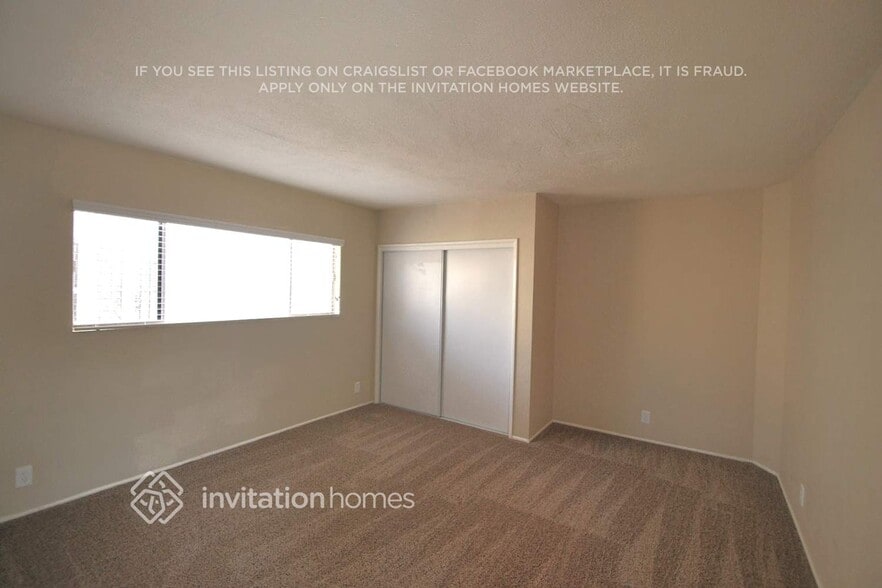 Building Photo - 1613 W 49th St