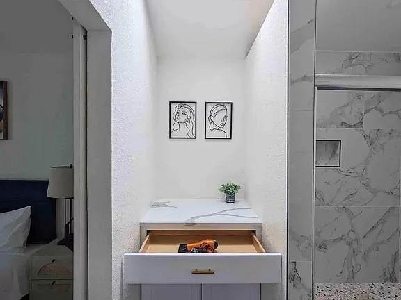 Building Photo - 2502 Tracy Cove