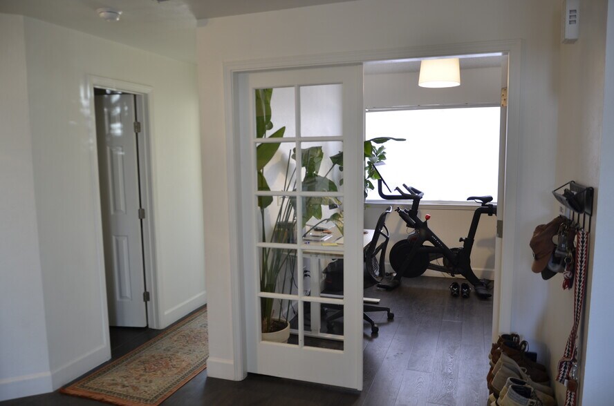 Building Photo - 4789 White Rock Cir