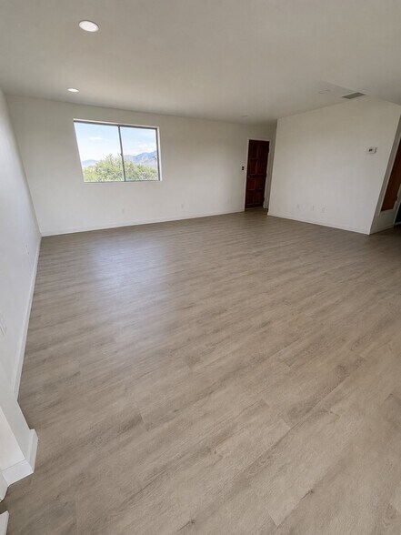 Building Photo - 12575 N Mountain Breeze Dr
