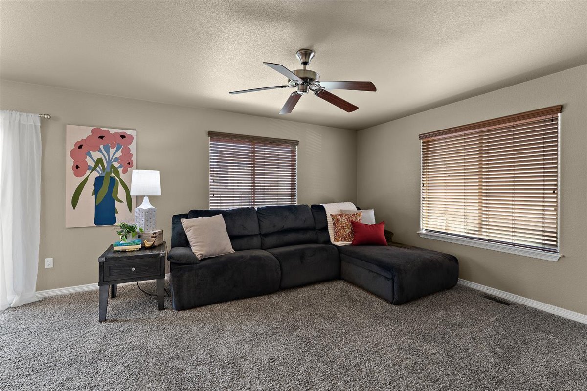 Building Photo - 6137 Popper Dr