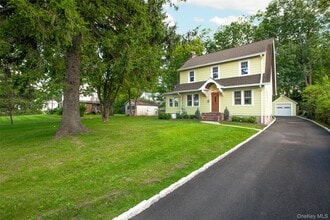 Building Photo - 7 Nanuet Ave