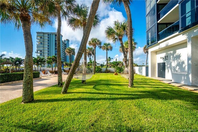 Building Photo - 10410 S Ocean Dr