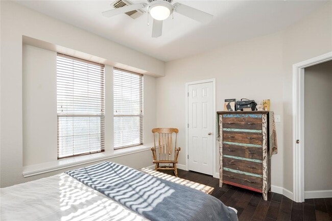 Building Photo - 2729 Kinney Oaks Ct