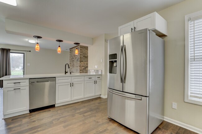 Kitchen - 5321 Reedham Ct