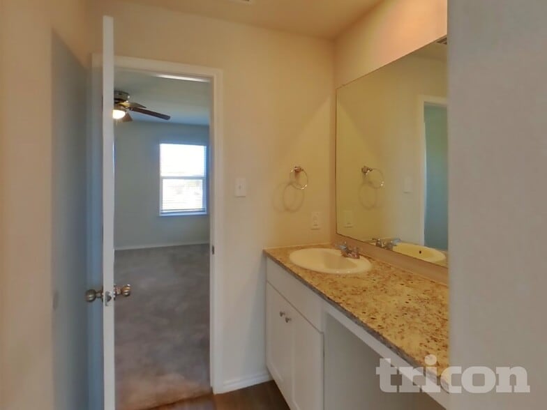 Building Photo - 13215 Winemaker Dr