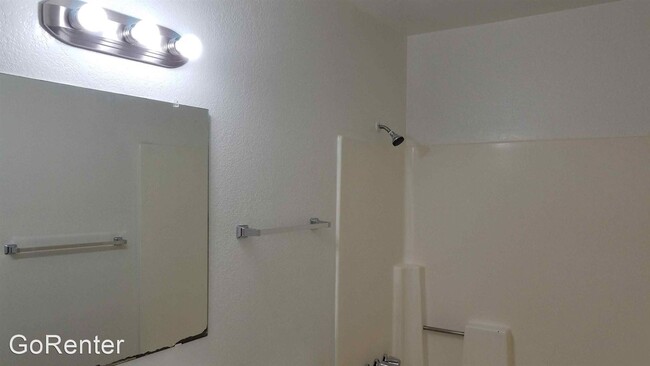 Building Photo - 2 br, 1 bath House - 513 N 40th Ave #8