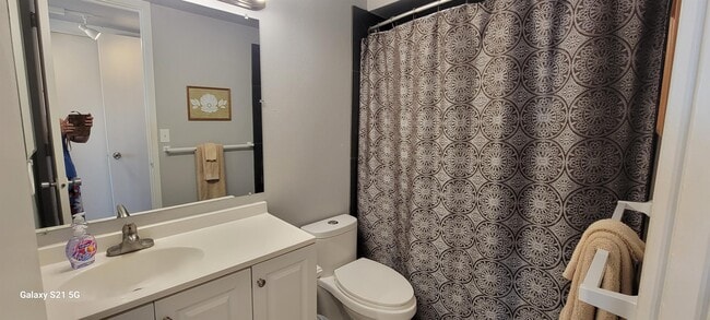 Building Photo - 84 Pukihae St