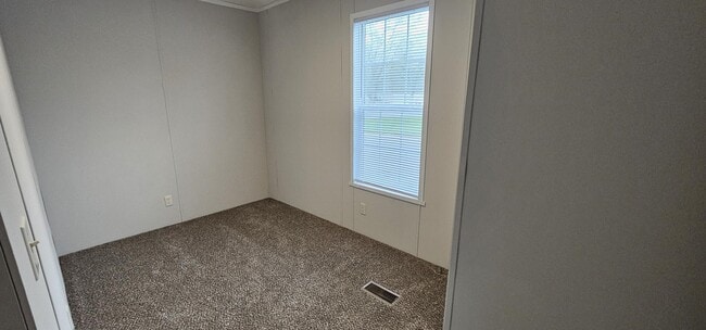 Building Photo - 9 Birch Ct