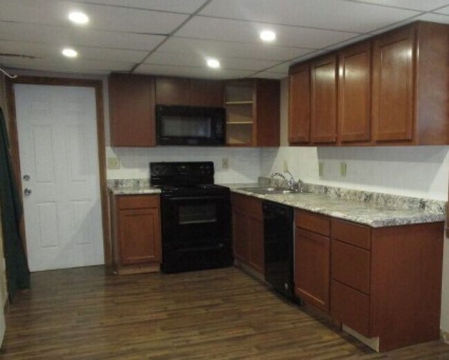 Building Photo - Fremont 1014