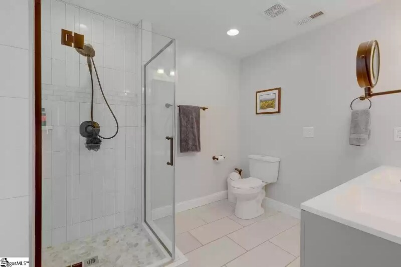 Building Photo - 10 N Rockview Dr