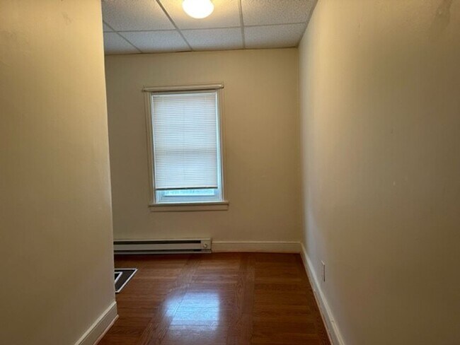 Building Photo - 201 S Market St