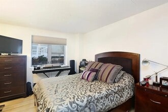 Building Photo - 53 Boerum Pl