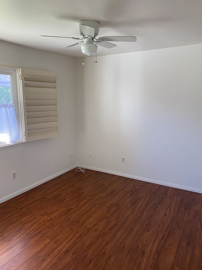 Building Photo - 2101 Ridgeview Pl