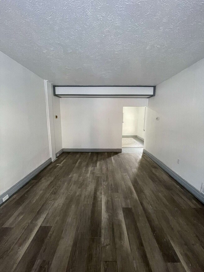 Building Photo - 618 Penn Ave