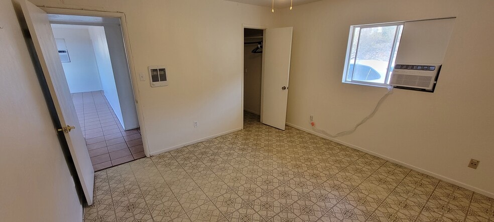 Building Photo - 12800 S 43rd Ave