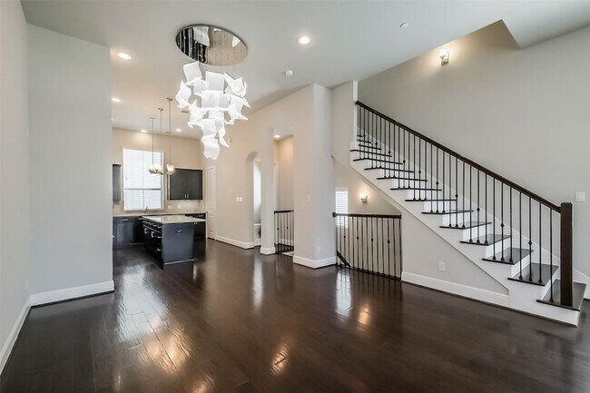 Building Photo - 4015 Lillian St