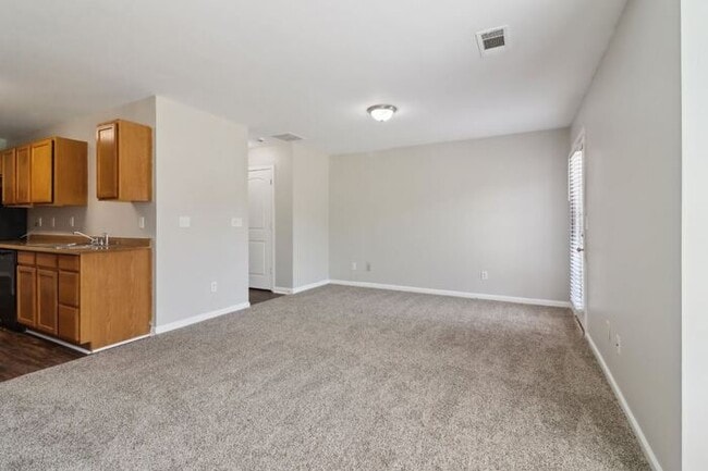 Building Photo - Fantastic 3bd/2.5ba home! Let yourself in!