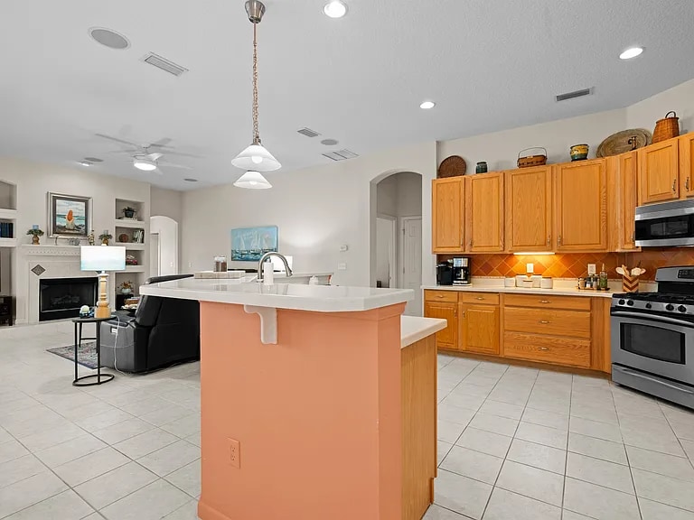Building Photo - 184 Cacique Dr