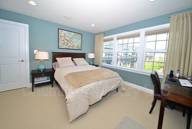 Building Photo - 8037 Reserve Way