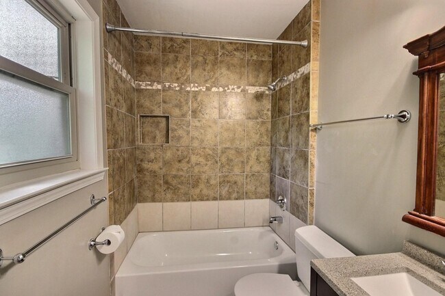 Building Photo - 1074 Tararidge Dr