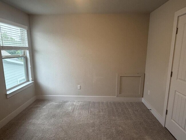 Building Photo - 8615 McKamy Dr