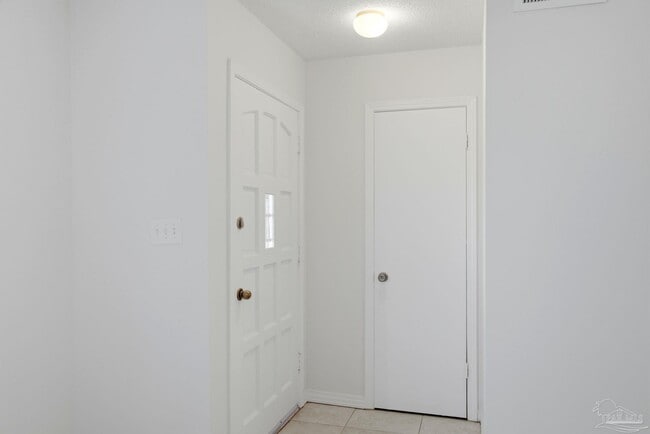 Building Photo - 2109 Langley Ave