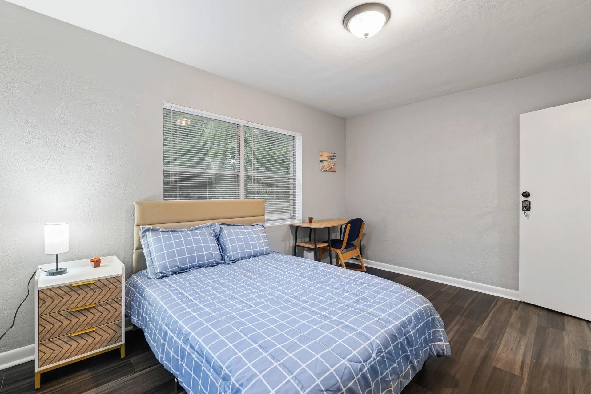 Building Photo - 4731 E Castlewood Dr