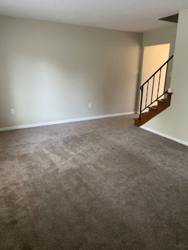 Building Photo - 615 Central Ave